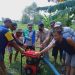 Bambang Haryo Soekartono (empat dari kanan) bersama warga saat menyumbang pompa air sawah di Desa Jogosatru Kecamatan Sukodono