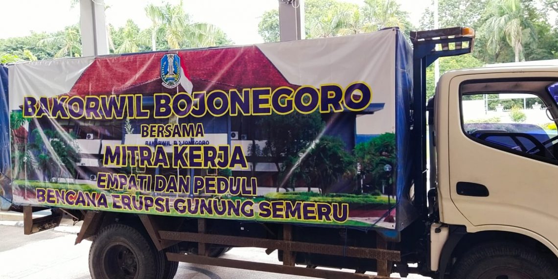 Peduli Korban Semeru, Bakorwil Bojonegoro Kirim 1 Truk Bantuan Pangan
