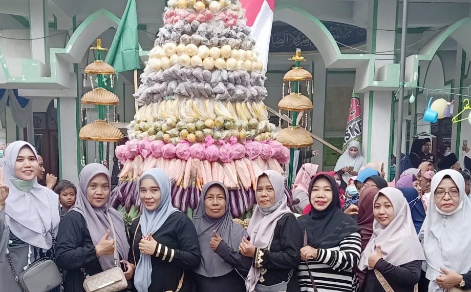 Pengurus Ranting NU Bersenergi dengan Warga Bangah Mengikuti Pawai dan Gowes