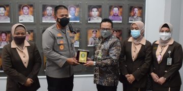 Akselerasi Vaksinasi Polresta Sidoarjo Dapat Apresiasi dari RSI Siti Hajar
