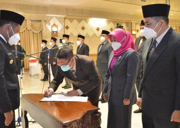 Gus Yani Lantik 9 Pejabat Eselon II di Jajaran Pemkab Gresik