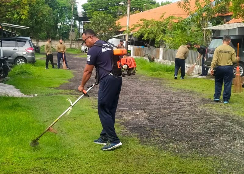 Rabo Resik Sasar Komplek Perumahan Dinas Dewaruci AAL