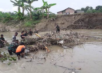 Sungai Plalangan Jadi Sasaran Bersih-Bersih Kodim Lamongan Bersama BPDB