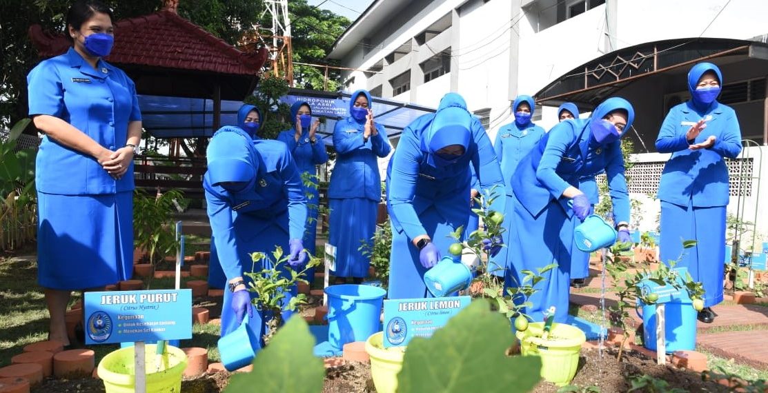 Peringati Hari Ibu, Ketua CBS Jalasenastri AAL Resmikan Taman Toga Jala Asri
