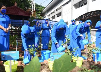 Peringati Hari Ibu, Ketua CBS Jalasenastri AAL Resmikan Taman Toga Jala Asri