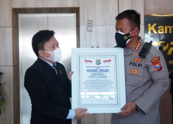 Berhasil Tangani Covid 19 Polresta Sidoarjo Raih Presisi Award dari Lemkapi