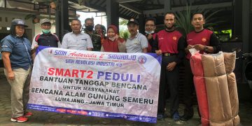 Keluarga Besar SMK Antartika 2 Turun Langsung Lokasi Bantu Korban Erupsi Semeru