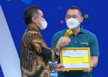 Kasek SMK Krian 2 Sidoarjo Rebut Dua Gelar CEO SMK Kategori Kinerja Unggul dan CEO SMK Kategori Cakap Digital