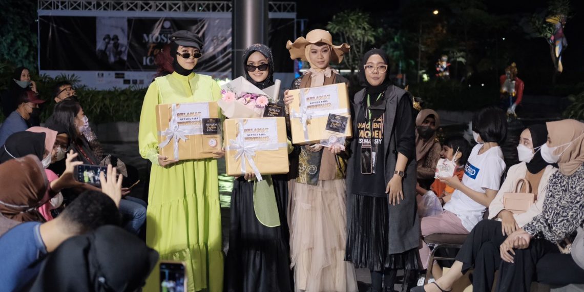 Suci Agustin Lestari Gelar Fashion Show