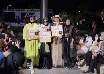 Suci Agustin Lestari Gelar Fashion Show
