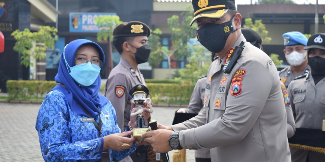 Kapolresta Sidoarjo Berikan 119 Penghargaan Kepada Anggotanya, TNI dan Masyarakat Berprestasi