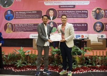 Akademi Farmasi Mitra Sehat Mandiri Sidoarjo Adakan Hybrid Seminar Nasional