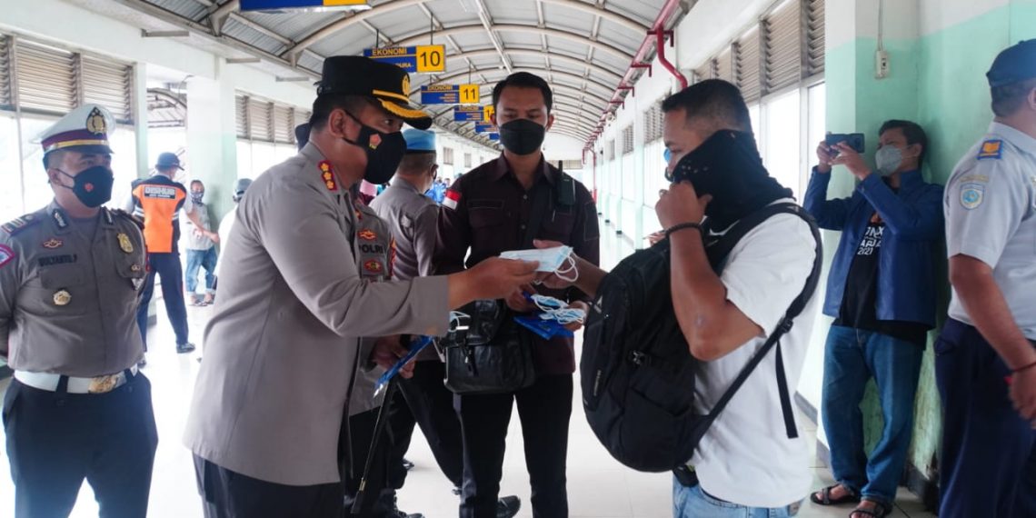 Kapolresta Sidoarjo Cek Penerapan Prokes di Terminal Purabaya
