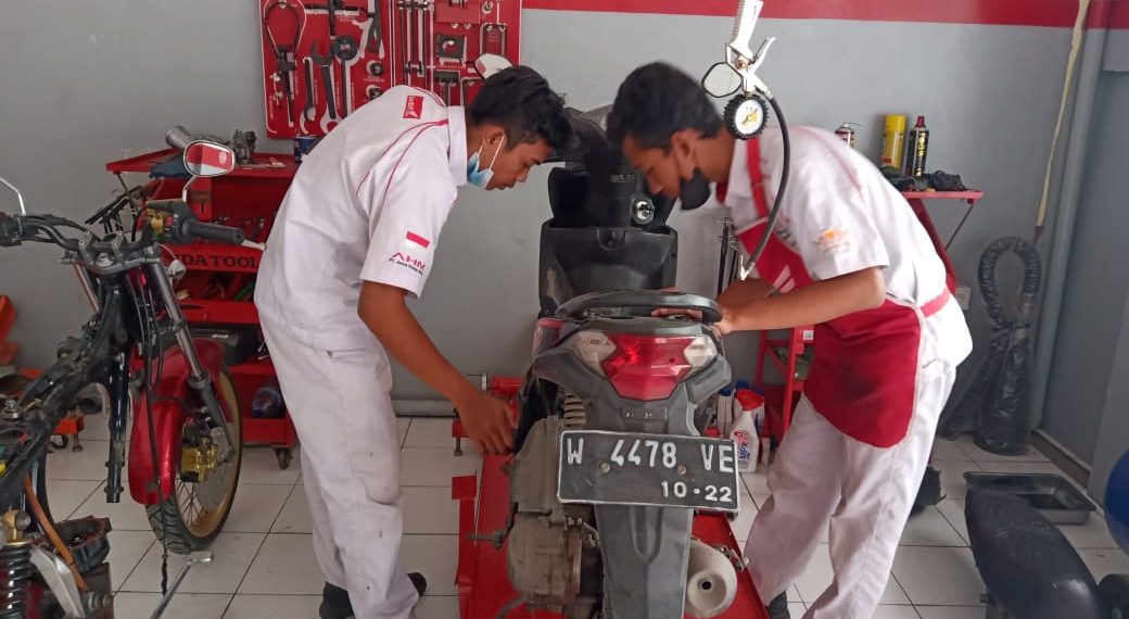 SMK Senopati Sedati Gebyar Service Sepeda Motor Gratis