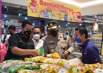 Malam Tahun Baru 2022 Mall dan Tempat Belanja Harus Tutup Pukul 22.00 WIB