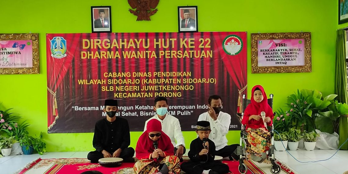 Peringati HUT ke 22 DWP, Siswa SLB Negeri Juwet Kenongo Menampilkan Pentas Seni