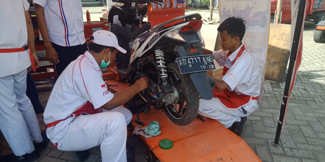 SMK Senopati Sidoarjo Uji Keahlian Kompetensi Siswanya ke Masyarakat