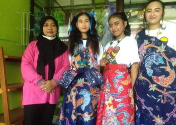 Siswa SLB Negeri Juwet Kenongo Tampilkan Karya Batik
