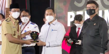 Bupati Sidoarjo Dinobatkan Jadi Pemimpin Perubahan 2021