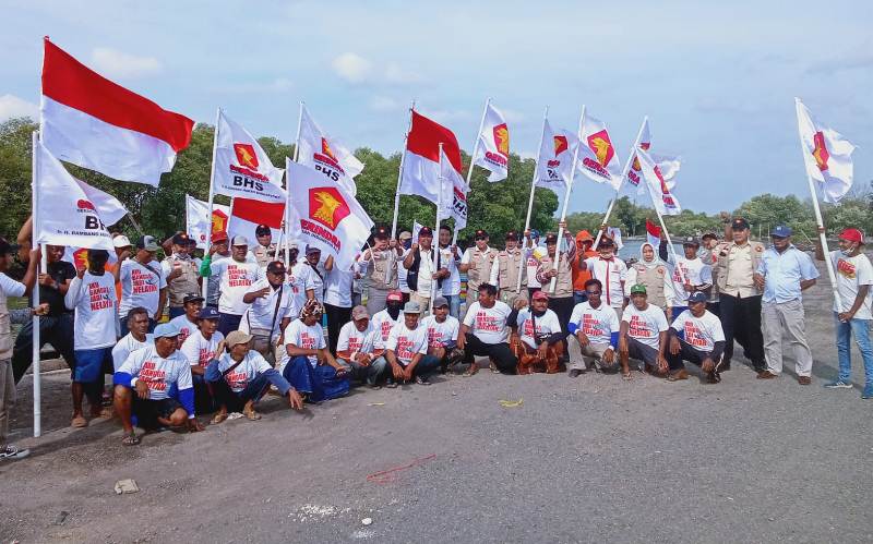 BHS bersama nelayan di Desa Kalang Anyar Sedati, Sidoarjo