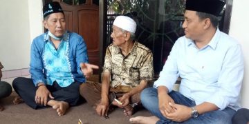 DPD PAN Kabupaten Mojokerto saat sowan ke KH Husain Ilyas didampingi H Khulaim Junaidi