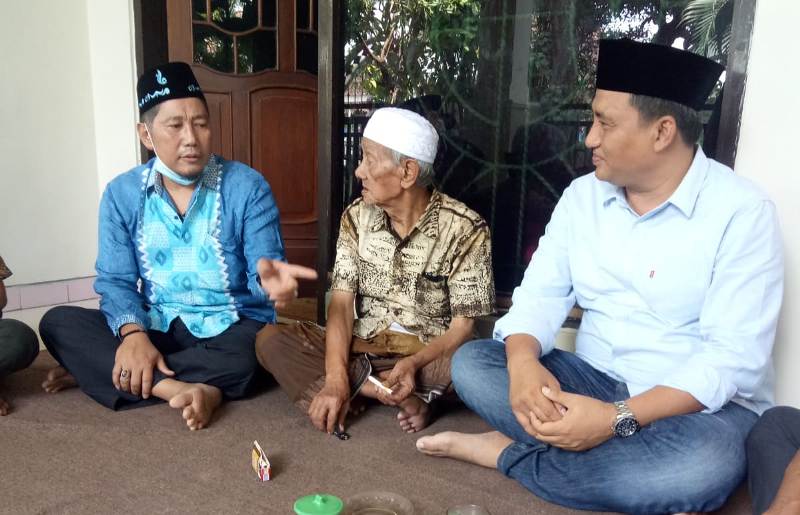 DPD PAN Kabupaten Mojokerto saat sowan ke KH Husain Ilyas didampingi H Khulaim Junaidi