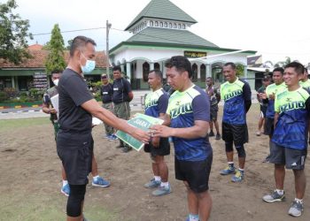 Dandim lamongan pupuk sinergitas dengan olah raga bersama