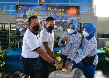 Dlaam rangka peringatan Tahun Baru 2022, Akademi Angkatan Laut (AAL) menggelar olahraga bersama yang diisi dengan senam, jalan santai, lomba masak lele dan pengumuman juara lomba kebersihan antar satuan