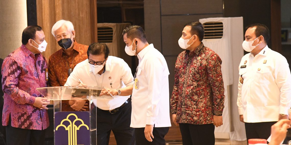 Kukuhan Komitmen Pegawai, Kemenkumham Deklarasikan Janji Kinerja 2022