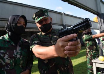 Laksanakan Arahan Kasal, Kowal AAL Latihan Nembak Pistol