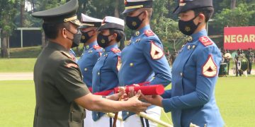 Gubernur AAL Hadiri Upacara Tupdik Integratif Tahap II dan Kenkat Taruna Akademi TNI TP. 2021/2022