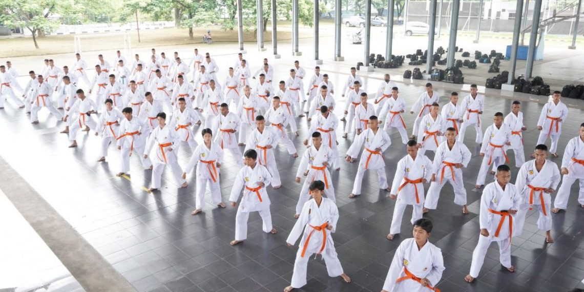 Tingkatkan Disiplin dan Bangun Karakter, Taruna AAL Dilatih Beladiri