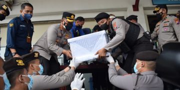 Kapolresta Sidoarjo Terima Jenazah PMI Korban Tenggelam di Perairan Johor Malaysia