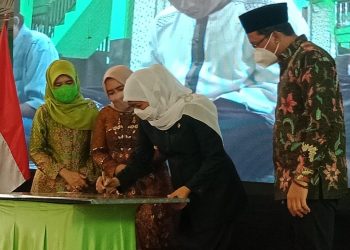 Gubernur Khofifah Resmikan Boarding School Bilingual Muslimat NU