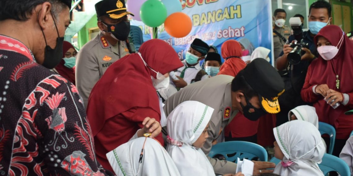 Kapolda Jatim Nico Afinta Sediakan Hadiah Umrah Untuk Inspirator Vaksinasi