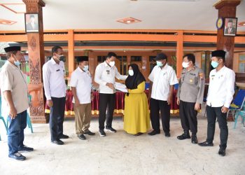 Wabup Sidoarjo Berikan Santunan Keluarga AlmTukiman Yang Jenazahnya Tertahan di RS