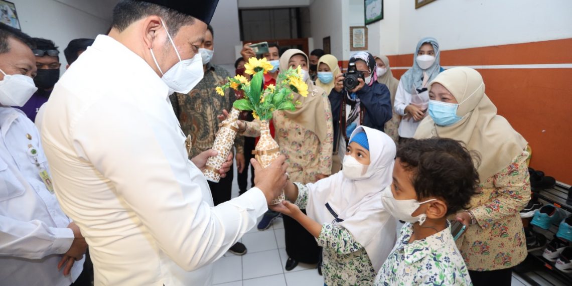 Wabup Sidoarjo Tinjau Pelaksanaan PTM 100 Persen di SD Al Muslim