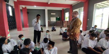 SMP DAFI Sidoarjo Undang Native Jerman dalam Super Talk Show 2022