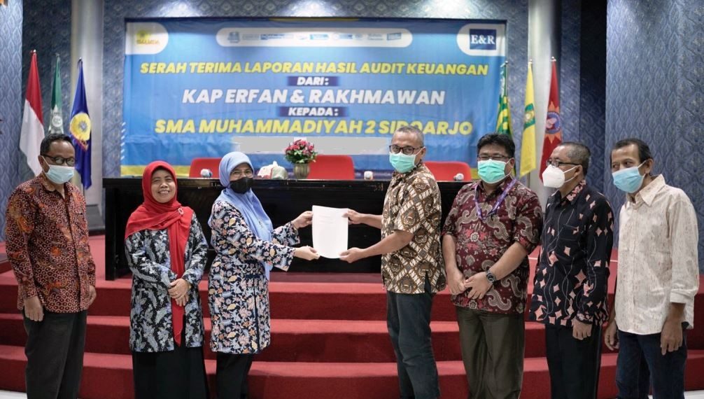 Pengelola Keuangan SMA Muhammadiyah 2 Sidoarjo Raih Predikat Opini WTP