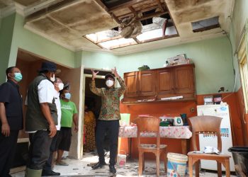 Bupati Muhdlor Pastikan Pemkab Bantu Biaya Perbaikan Rumah Rusak Akibat Puting Beliung