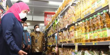 Kebijakan Satu Harga Minyak Goreng, Gubernur Khofifah: Stok Aman, Jangan ‘Panic Buying’