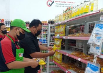Pemkot Surabaya Jatuhkan Sanksi buat Ritel Penjual Migor di Atas HET