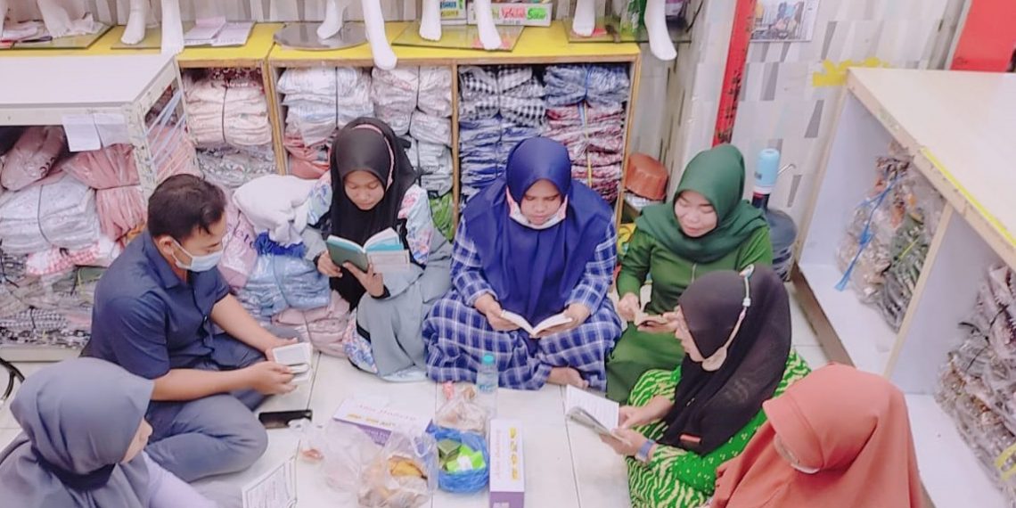 Ngaji Jumat Berkah Sebelum Buka Toko