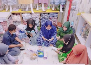 Ngaji Jumat Berkah Sebelum Buka Toko