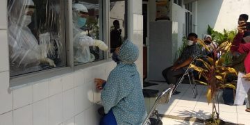 Antisipasi Lonjakan Omicron, Pemkot Surabaya Gencarkan Swab PCR Acak