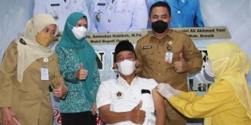 Peringati HPN, PWI Gresik Gelar Vaksin Booster untuk Wartawan dan Warga