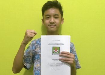 Farrel Siswa SMP IT Inka Sidoarjo Juara 2 Lomba Karya Tulis Ilmiah Nasional