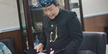 Peringati Hari Jadi Sidoarjo ke 163  Siswa SMA Islam Perlaungan Kirim Kado ke Bupati dan Wakil Bupati Sidoarjo