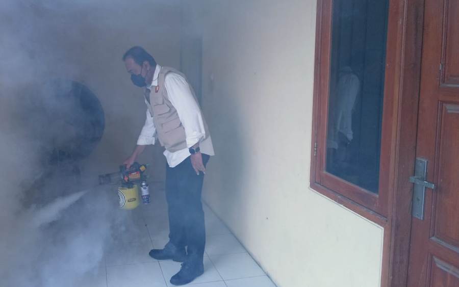 BHS Peduli fogging di RW 07 Perum Magersari, Sidoarjo