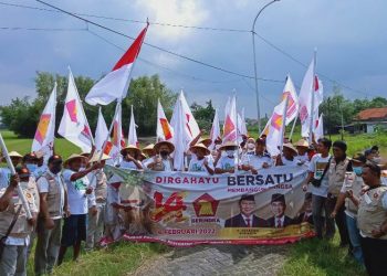 BHS bersama petani di Sidoarjo